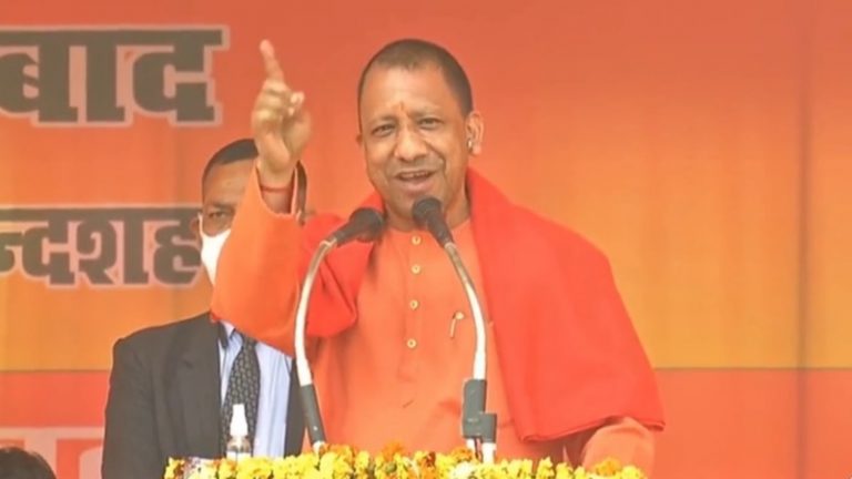 ’10 मार्च के बाद सारी गर्मी शांत कर देंगे’: बुलंदशहर में गरजे CM योगी – सत्ता में रहते दंगाइयों को सम्मान दे रहा था ‘लखनऊ वाला लड़का’