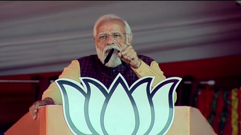 ‘आएँगे तो योगी ही… विकास और रोजगार के लिए शांति जरूरी है’: UP में PM मोदी बोले- गुजरात में भी दंगे होते रहते थे, अब शांति है