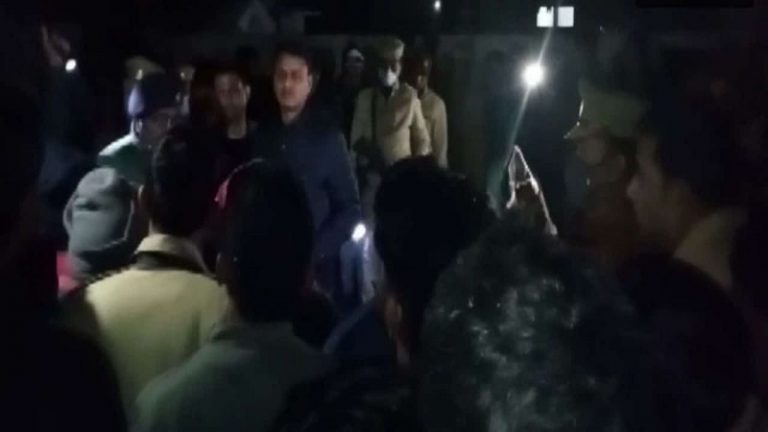 कुएँ में एक साथ गिरे 23, 13 महिलाओं की मौत: यूपी के गाँव में शादी से पहले मातम