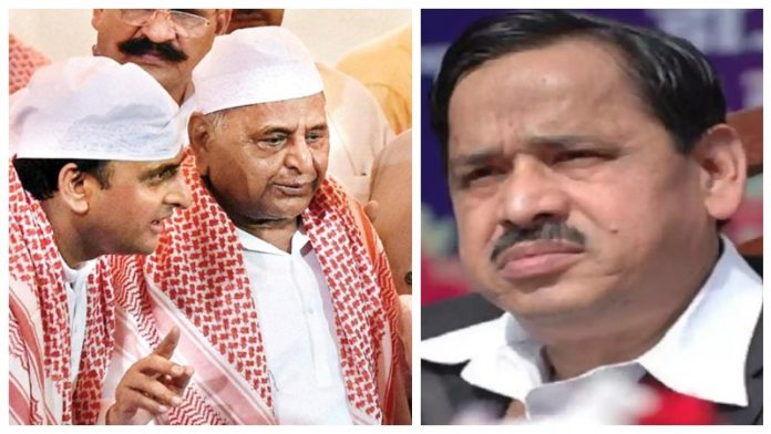 अखिलेश के साथ मुलायम सिंह और नसीमुद्दीन
