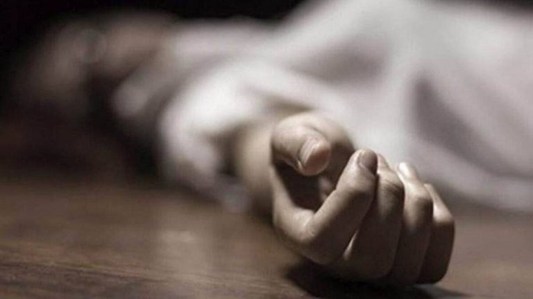32 साल की अनीशा के शरीर और रूप पर शौहर निजामुद्दीन ने मारे ताने, मिट्टी का तेल उड़ेल खुद को लगाई आग