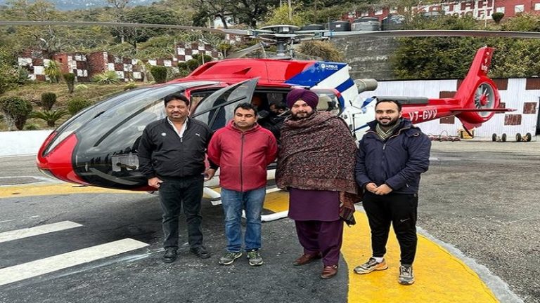 चुनाव प्रचार के 10 कार्यक्रम छोड़कर वैष्णो देवी चले गए सिद्धू, पंजाब कॉन्ग्रेस में इलेक्‍शन से पहले कलह: अटकलों का बाजार गर्म