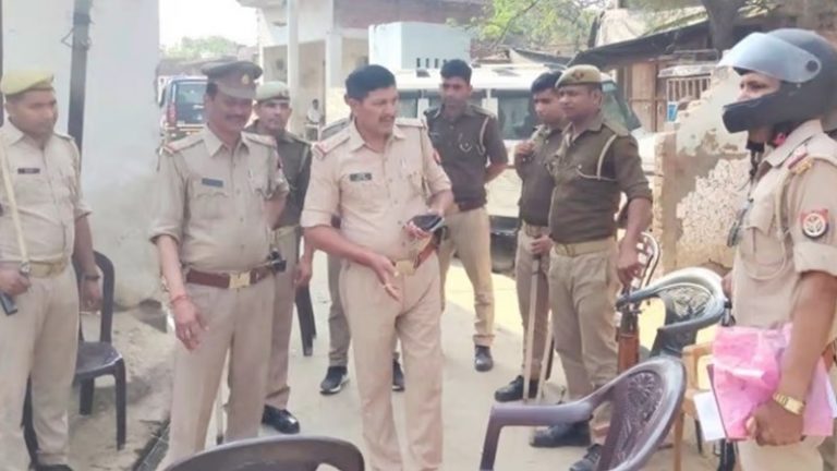 पहले मुस्लिम भीड़ ने पीटा, फिर पुलिस पर एकतरफा कार्रवाई के आरोप: 30 हिन्दू परिवारों का पलायन, होली के DJ पर हुआ था विवाद