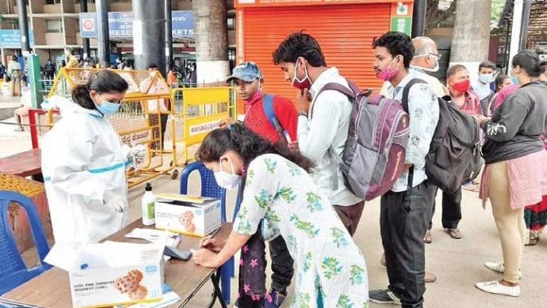 कोरोना को पूरी तरह हराने की ओर भारत, 2 साल बाद सरकार ने हटाए कोरोना से जुड़े सभी प्रतिबंध: अब तक 182 करोड़ वैक्सीन की खुराक