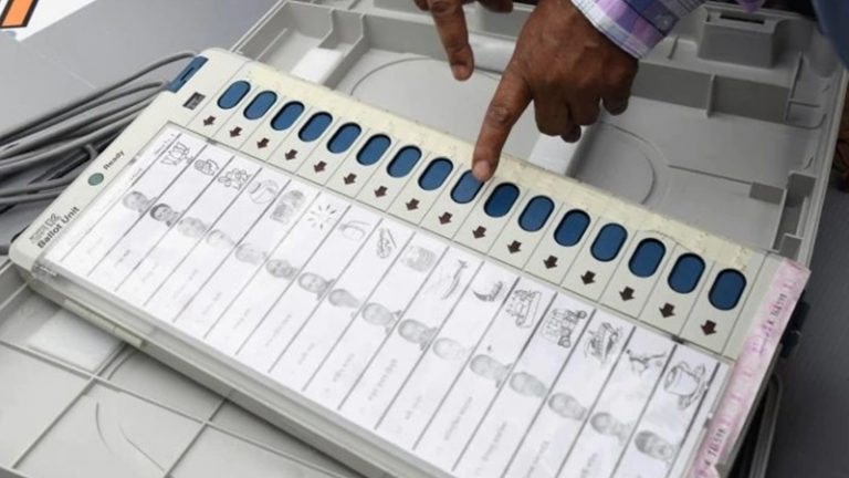 ‘इन EVM मशीनों का मतगणना में नहीं हुआ इस्तेमाल’: अखिलेश यादव के आरोपों पर चुनाव आयोग ने दिया जवाब, कहा- वो ट्रेनिंग के लिए है