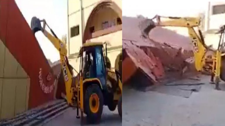 आगरा के सेंट एंथनी स्कूल पर चला योगी सरकार का बुलडोजर, ₹75 लाख का अवैध निर्माण टूटा