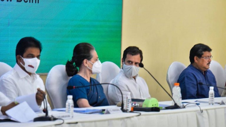 5-0 से भी कुछ नहीं बदला, कॉन्ग्रेस को गाँधी-वाड्रा ही जोतते रहेंगे: चिता पर लेटी पार्टी चिंतन शिविर करेगी, 5 घंटे की बैठक के बाद फिर वही कहानी निकली