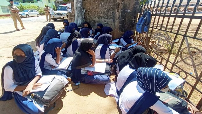 कर्नाटक हिजाब विवाद