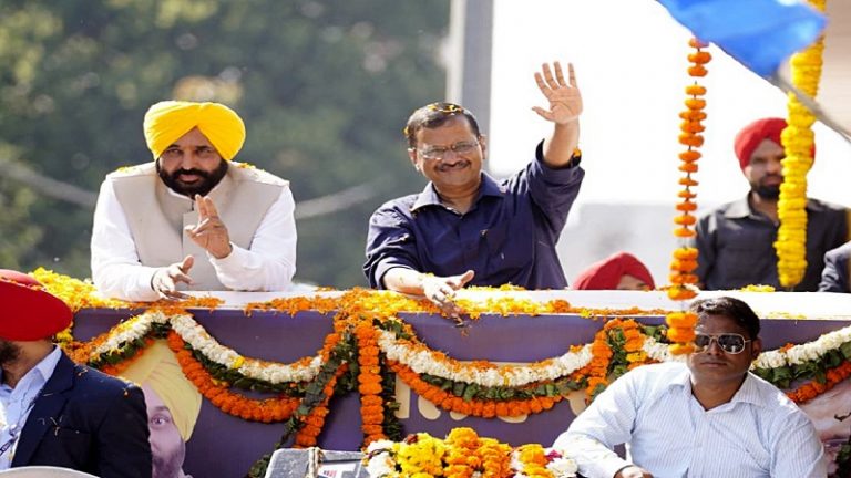 ‘रोड शो में सरकारी खजाने से खर्चे ₹61 लाख, शपथग्रहण में लगेंगे ₹2 करोड़’: भगवंत मान और केजरीवाल पर आरोप, कर्ज में डूबा है पंजाब