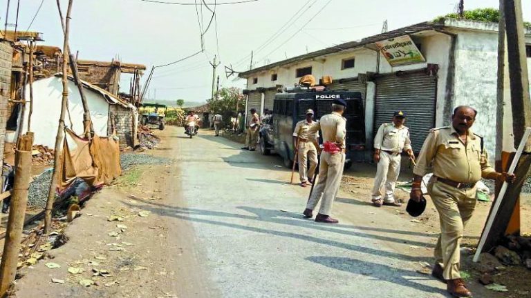 यूपी के बाद अब MP में भी बुलडोजर की मार: रायसेन में खूनी झड़प के उपद्रवियों के घरों को शिवराज सरकार ने कराया ध्वस्त, 13 गिरफ्तार