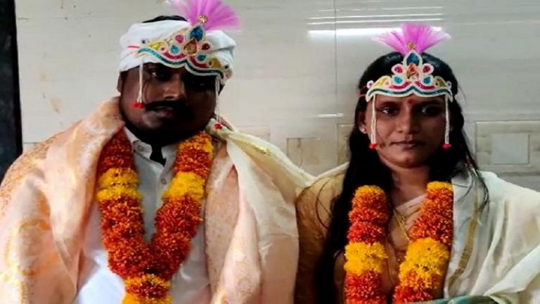 ​तमिलनाडु के मंत्री की बेटी को पिता से ही जान का खतरा, कर्नाटक पुलिस से लगाई सुरक्षा की गुहार: सतीश से लव मैरिज नहीं कबूल