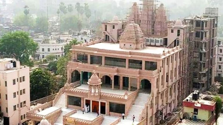 ₹100 करोड़ लागत, 11 साल में तैयार हुआ बाँके बिहारी मंदिर: लाइब्रेरी, पार्किंग, किचन, गौशाला और गेस्ट हाउस भी, PM मोदी करेंगे उद्घाटन