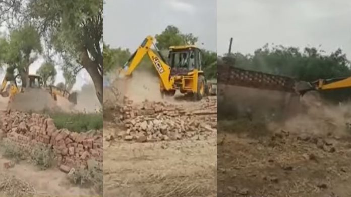 राजस्थान में अतिक्रमण के नाम पर गौशाला को तोड़ा