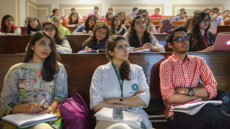 टेरर फंडिंग के लिए मेडिकल प्रोग्राम का इस्तेमाल, अलगाववादियों को तरजीह: पाकिस्तानी डिग्री पर इन कारणों से लग सकता है बैन