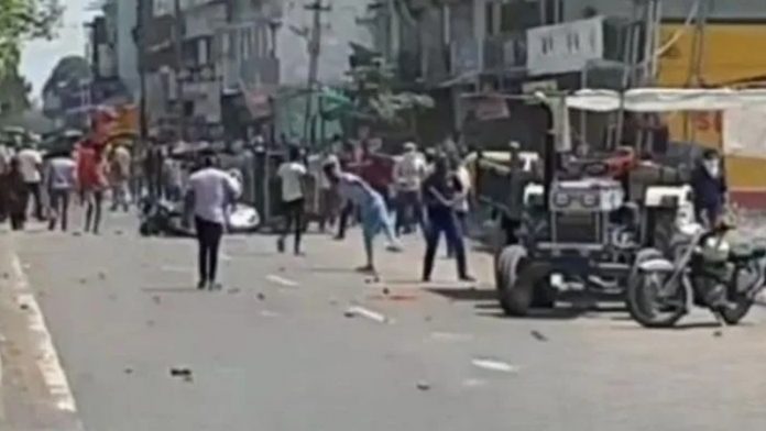 मुस्लिमों की साम्प्रदायिक हिंसा के बाद हिम्मतनगर से पलायन को मजबूर हिंदू