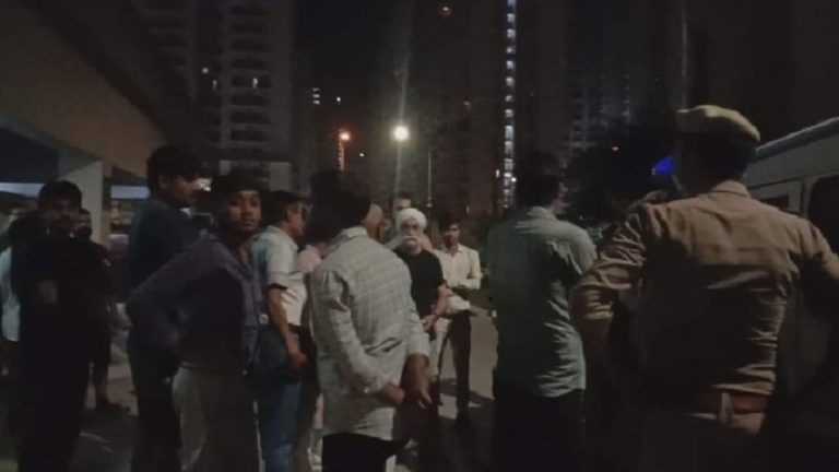 ‘शराब के नशे में माता के जागरण में पहुँचा News18 का पत्रकार, कहे अपशब्द’: श्रद्धालुओं ने बताया, पत्रकार का आरोप – मुझे पीटा, पुलिस ने नकारा
