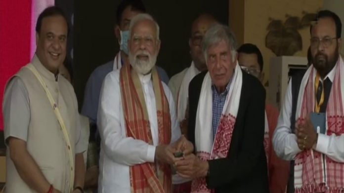 असम के डिब्रूगढ़ में पीएम मोदी ने कैंसर हॉस्पिटल का किया उद्घाटन