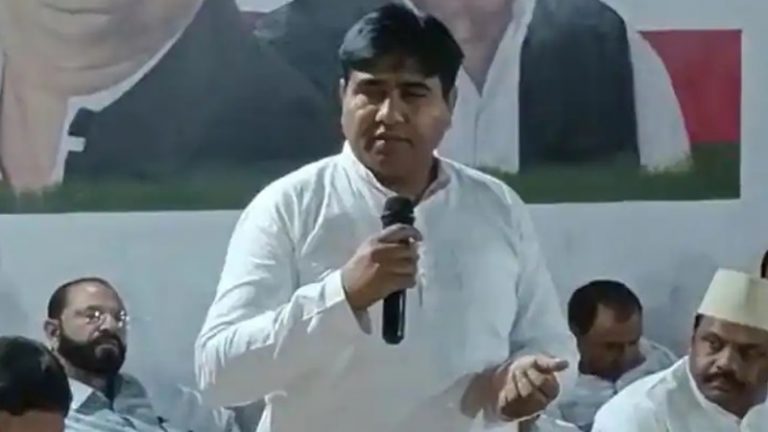 ‘उनकी जुबान खुली तो हमारी बंदूकों से गोलियाँ निकलेंगी’: सपा विधायक शहजिल इस्लाम ने CM योगी को धमकाया, वीडियो आया सामने