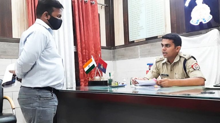 दावा- 100 से ज्यादा लोगों को SC/ST एक्ट में फॅंसा चुका है अलीगढ़ का एक परिवार, पुलिस ने बताया- शिकायत करने वाला खुद भी वांछित