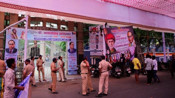 अंबेदकर होर्डिंग्स हत्या