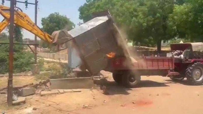 गुजरात खंभात रामनवमी बुलडोजर