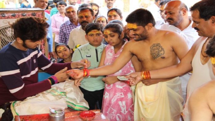 महाकाल मंदिर में हार्दिक पटेल