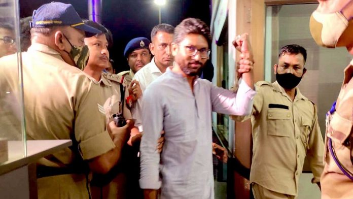 जिग्नेश मेवाणी, गिरफ्तार, असम