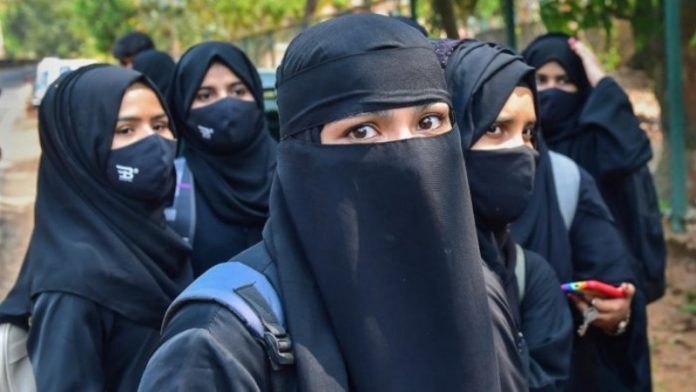 कर्नाटक हिजाब बैन