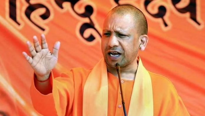 सीएम योगी आदित्यनाथ बोले-उतारे गए लाउडस्पीकर दोबारा न लगनें पाएँ