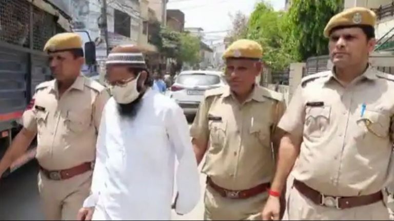 6 साल की बच्ची से बलात्कार करने वाले मदरसे के मौलवी अब्दुल रहीम को उम्रकैद, जज ने लिखी कविता – तुम्हें रुलाने वाले दुष्ट राक्षस को…
