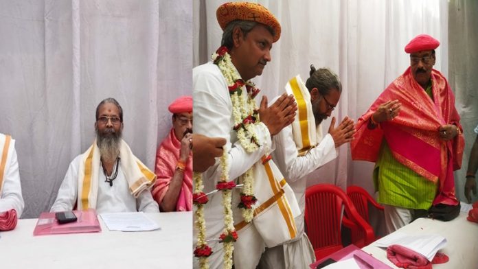 गणेश शंकर उपाध्याय ने महंत का पद छोड़ा