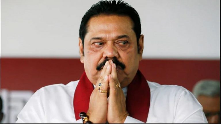 आर्थिक संकट और हिंसक झड़पों के बीच श्रीलंका के PM राजपक्षे ने छोड़ी कुर्सी, पूरे देश में लगा कर्फ्यू: प्रदर्शनकारी बोले- राष्ट्रपति भी छोड़ें अपना पद
