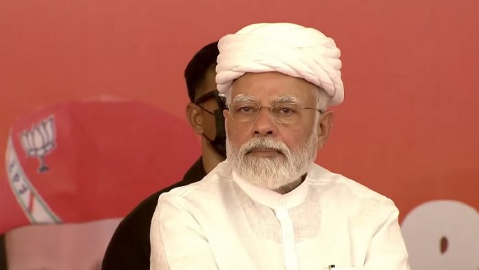 गुजरात के दौरे पर प्रधानमंत्री नरेंद्र मोदी
