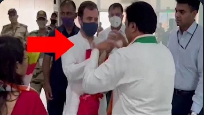 राहुल गाँधी खादी माला