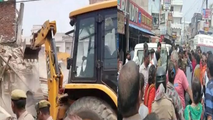 कानपुर में अतिक्रमण विरोधी कार्रवाई के दौरान बुलडोजर पर पथराव