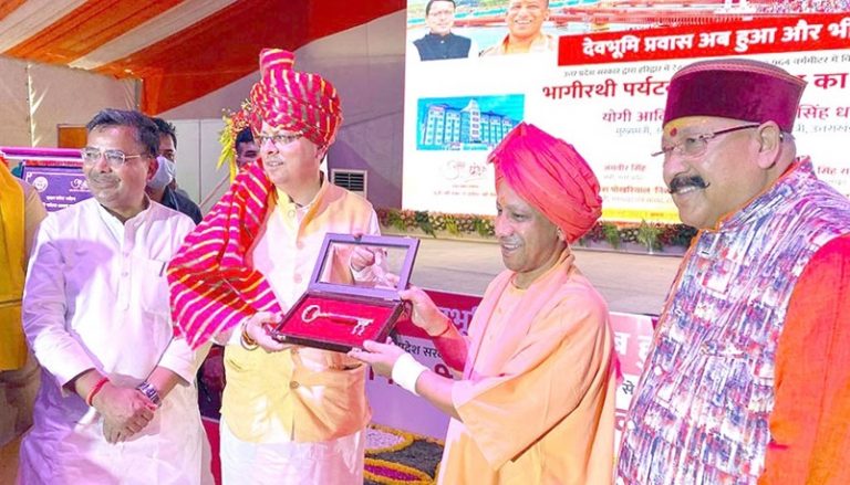 ’20 मिनट में सुलझा 21 साल पुराना विवाद’: सीएम योगी ने उत्तराखंड को सौंपा अलकनंदा, यूपी को मिला ‘भागीरथी’