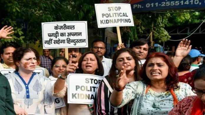 बग्गा पंजाब पुलिस केजरीवाल