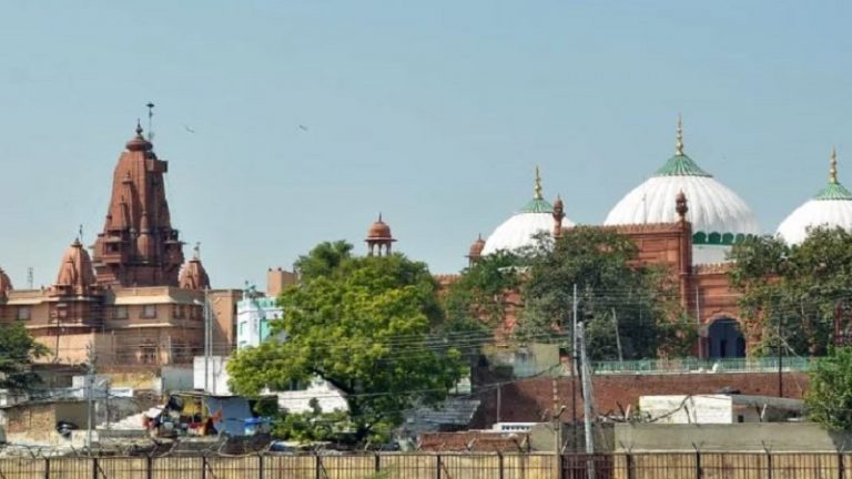 मथुरा में शाही ईदगाह हटाने की याचिका को कोर्ट ने स्वीकारा, विवादित ढाँचे में लड्डू गोपाल के ‘जलाभिषेक’ पर भी होगी सुनवाई