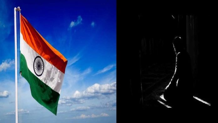 एयरपोर्ट, तिरंगा, नमाज