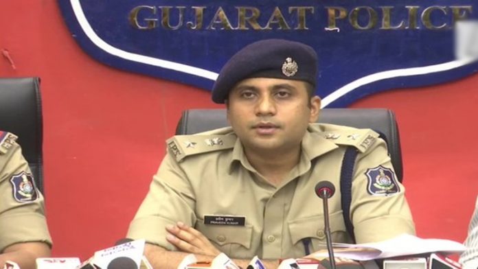 मिथुन ठाकुर गुजरात पुलिस