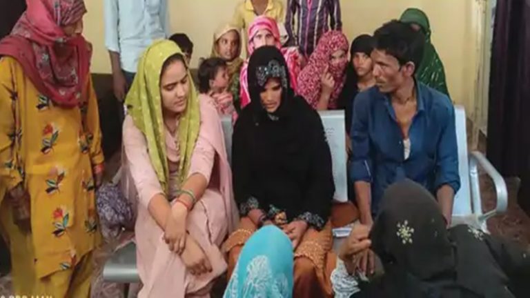 8 बच्चों की अम्मी का दिल आया 4 बच्चों के अब्बा पर, घर-बार छोड़ भागी: शौहर का आरोप- ताबीज देकर बीवी को पटाया गया