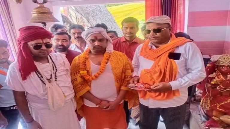 गुलनाज ने इस्लाम छोड़ हिन्दू धर्म में की घर वापसी, अब कहलाएँगे ‘विराट कुमार’: की पूजा और आरती, कहा – पूर्वज सनातनी थे