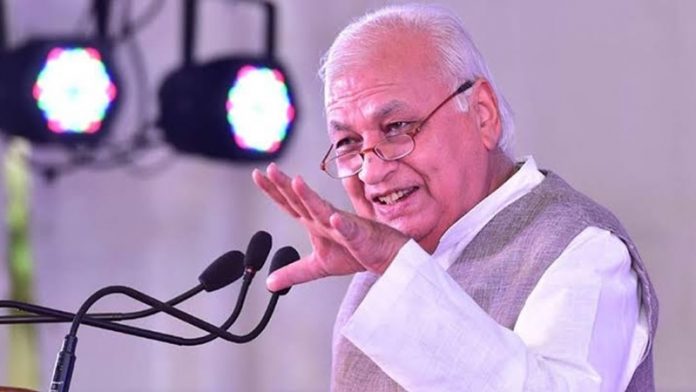 ट्विटर पर ट्रेंड हुए केरल के राज्यपाल आरिफ मोहम्मद खान