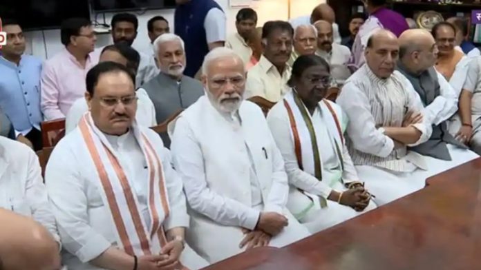 राष्ट्रपति पद के लिए द्रौपदी मुर्मू ने भरा अपना नामांकन