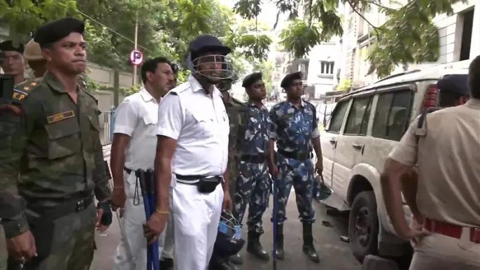 कोलकाता, फायरिंग