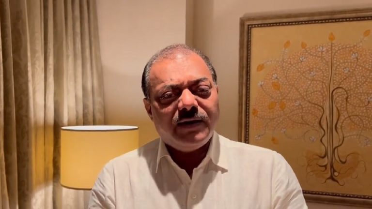 ‘गोमूत्र पीने वाले, तुम्हारा सिर कलम होगा’: लगातार धमकियों के बाद नवीन जिंदल का परिवार सहित दिल्ली से पलायन, कह रहे कट्टरपंथी – बच्चों को भी नहीं छोड़ेंगे