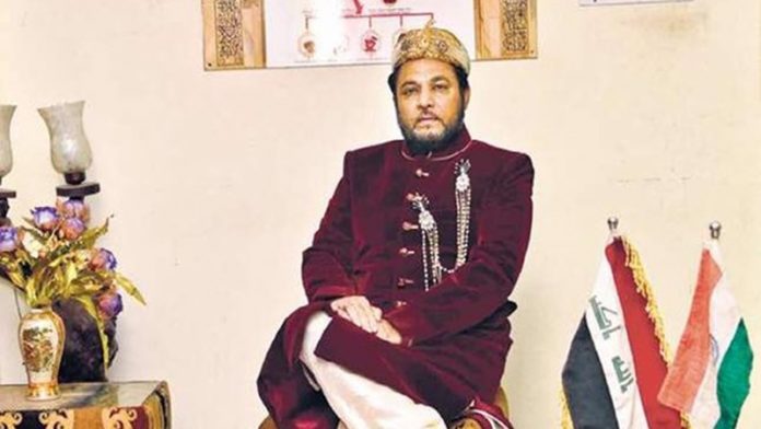 प्रिंस तुसी खुद को मुगलों का वंशज बताते हैं