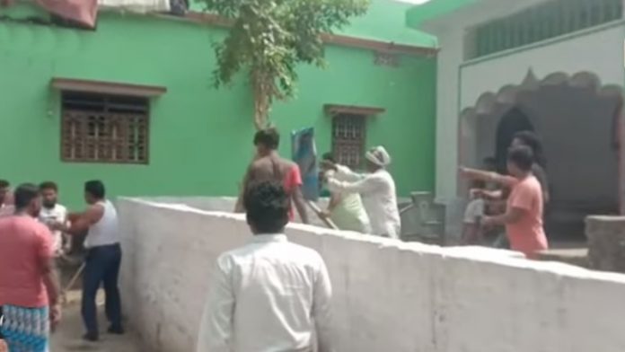 बिहार के वैशाली में नमाज के मुद्दे पर भिड़े मुस्लिम