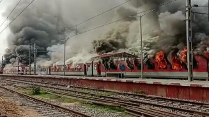 अग्निपथ, हिंसा