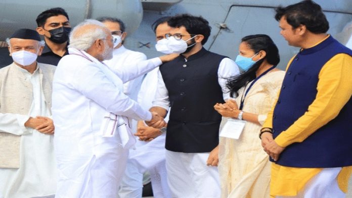 उद्धव ठाकरे आदित्य ठाकरे